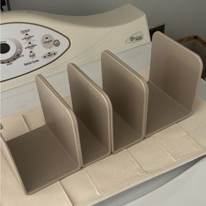 Caraway pan separator and lid holder